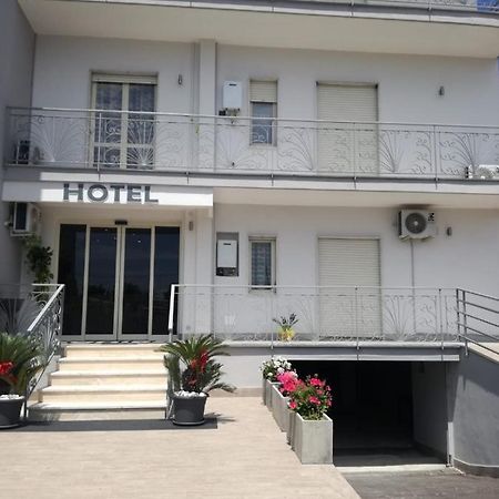 Hotel Cohiba Villaricca Bagian luar foto